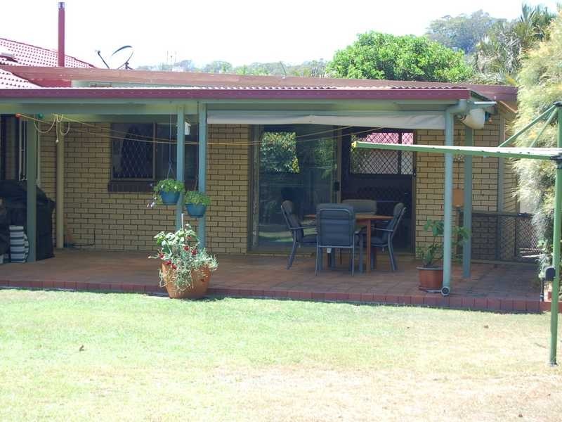 27 Kestrel Dr, Burleigh Waters QLD 4220