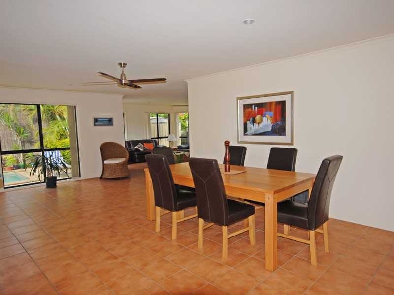 18 Sea Eagle Dr, Burleigh Waters QLD 4220