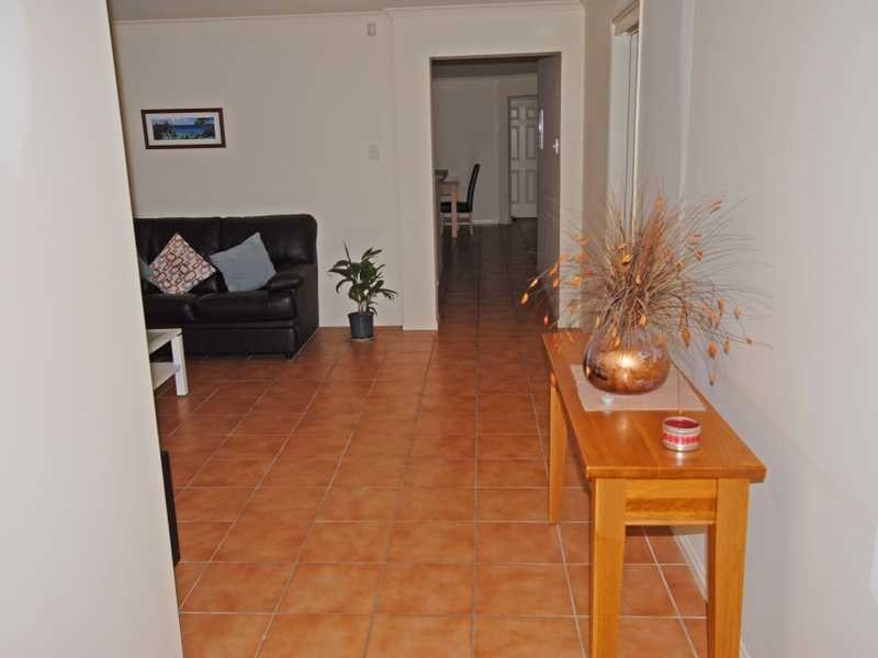 18 Sea Eagle Dr, Burleigh Waters QLD 4220