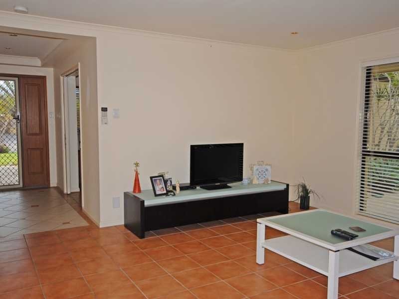 18 Sea Eagle Dr, Burleigh Waters QLD 4220