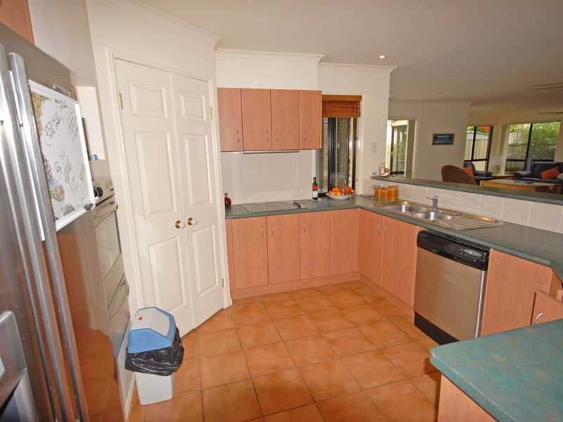 18 Sea Eagle Dr, Burleigh Waters QLD 4220