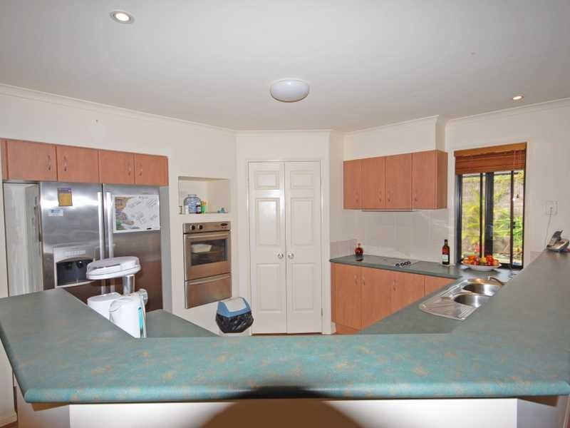 18 Sea Eagle Dr, Burleigh Waters QLD 4220