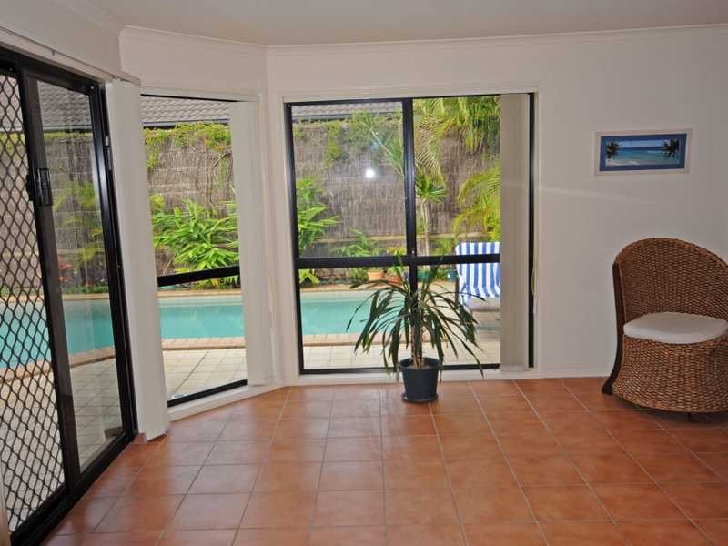 18 Sea Eagle Dr, Burleigh Waters QLD 4220