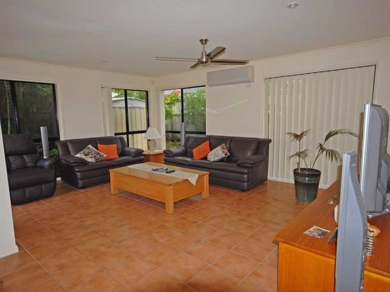 18 Sea Eagle Dr, Burleigh Waters QLD 4220