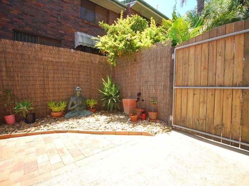 Unit 2/2218 Gold Coast Highway, Mermaid Beach QLD 4218