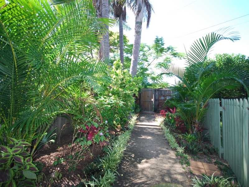 Unit 2/2218 Gold Coast Highway, Mermaid Beach QLD 4218