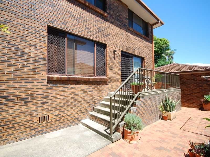 Unit 2/2218 Gold Coast Highway, Mermaid Beach QLD 4218