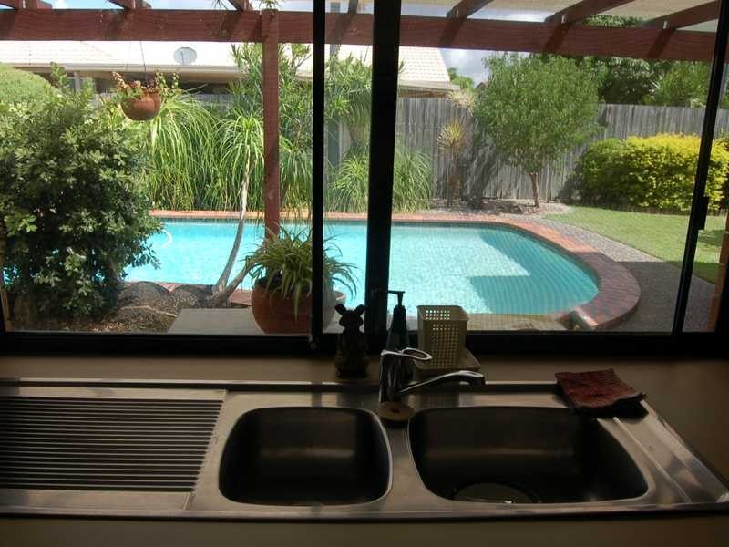 12 Honeywood Ct, Burleigh Waters QLD 4220