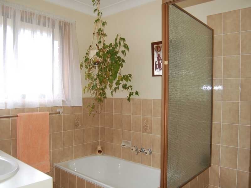 12 Honeywood Ct, Burleigh Waters QLD 4220