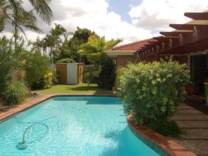 12 Honeywood Ct, Burleigh Waters QLD 4220