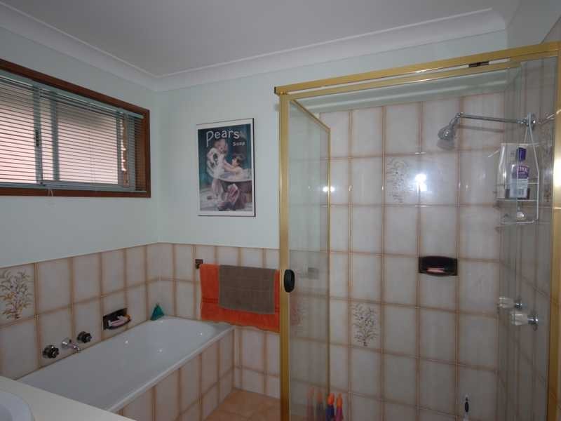 21 Treeview Dr, Burleigh Waters QLD 4220