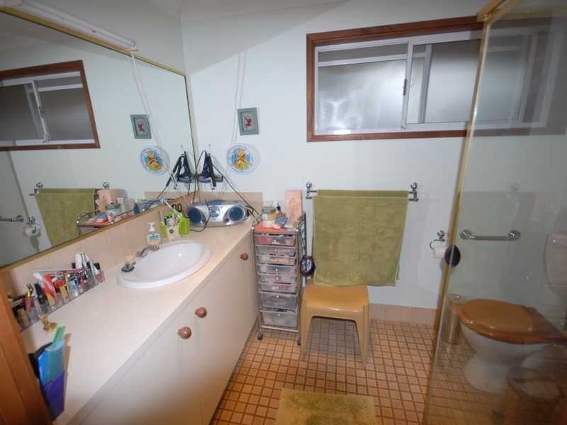 21 Treeview Dr, Burleigh Waters QLD 4220