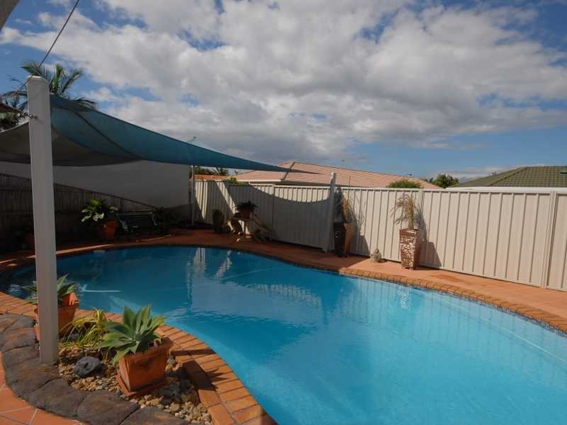 21 Treeview Dr, Burleigh Waters QLD 4220