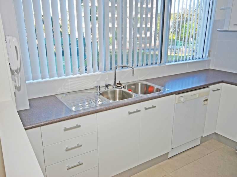 Unit 3/32 The Esplanade, Burleigh Heads QLD 4220