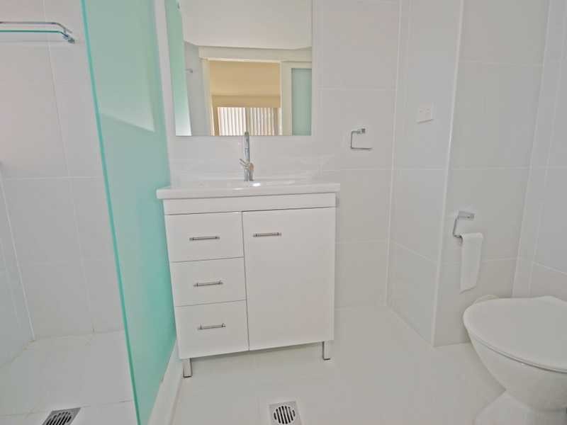 Unit 3/32 The Esplanade, Burleigh Heads QLD 4220