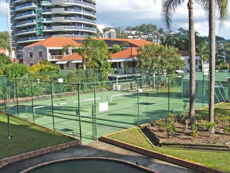 Unit 3/32 The Esplanade, Burleigh Heads QLD 4220