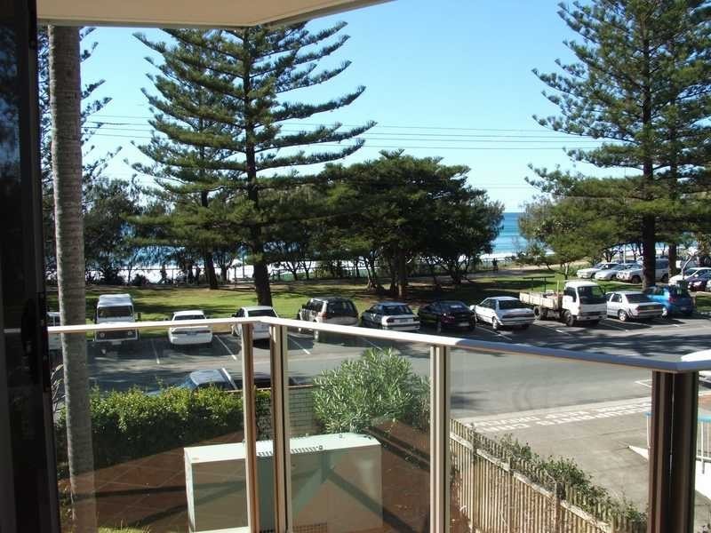 Unit 3/32 The Esplanade, Burleigh Heads QLD 4220