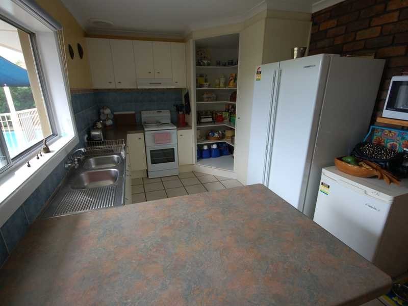 3 Bradley Ave, Miami QLD 4220