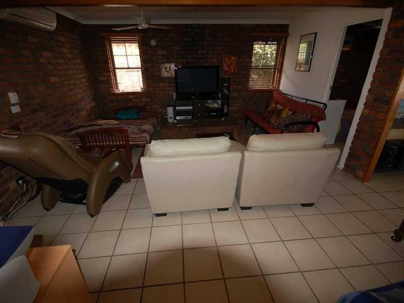 3 Bradley Ave, Miami QLD 4220