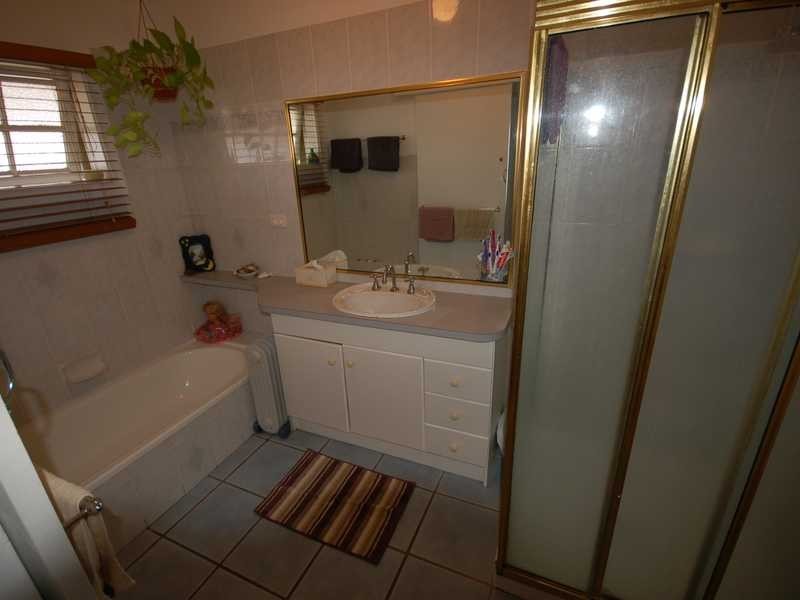 3 Bradley Ave, Miami QLD 4220