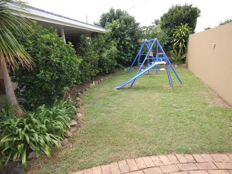 3 Bradley Ave, Miami QLD 4220