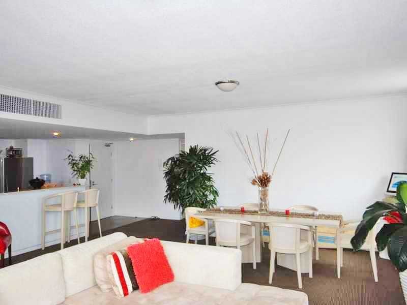 Unit 2072/1 Ocean, Burleigh Heads QLD 4220