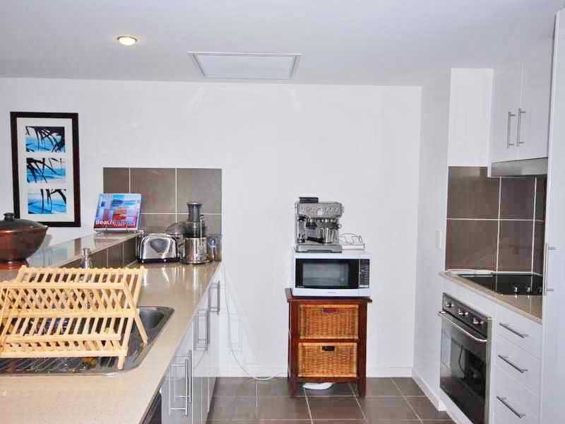 Unit 2072/1 Ocean, Burleigh Heads QLD 4220