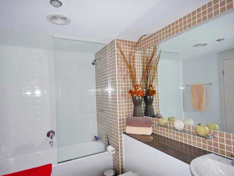 Unit 2072/1 Ocean, Burleigh Heads QLD 4220