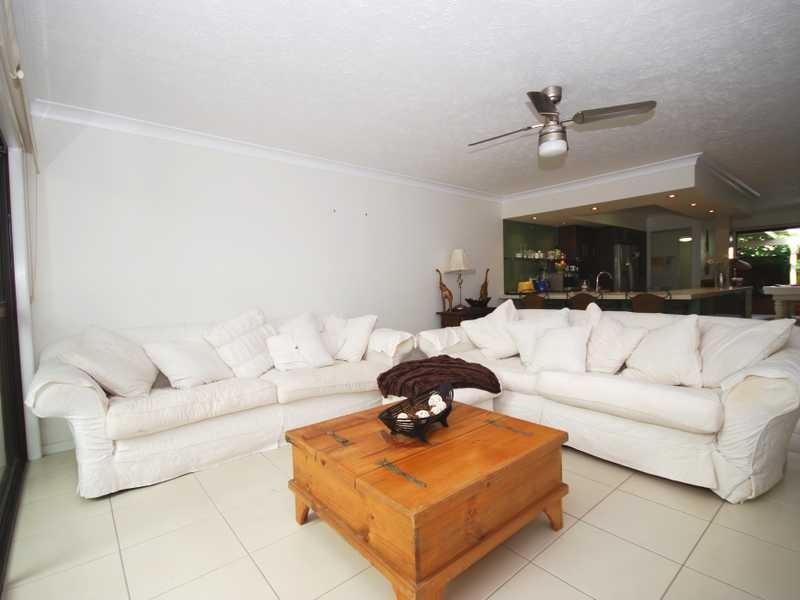 Unit 25/105 Christine Ave, Burleigh Waters QLD 4220