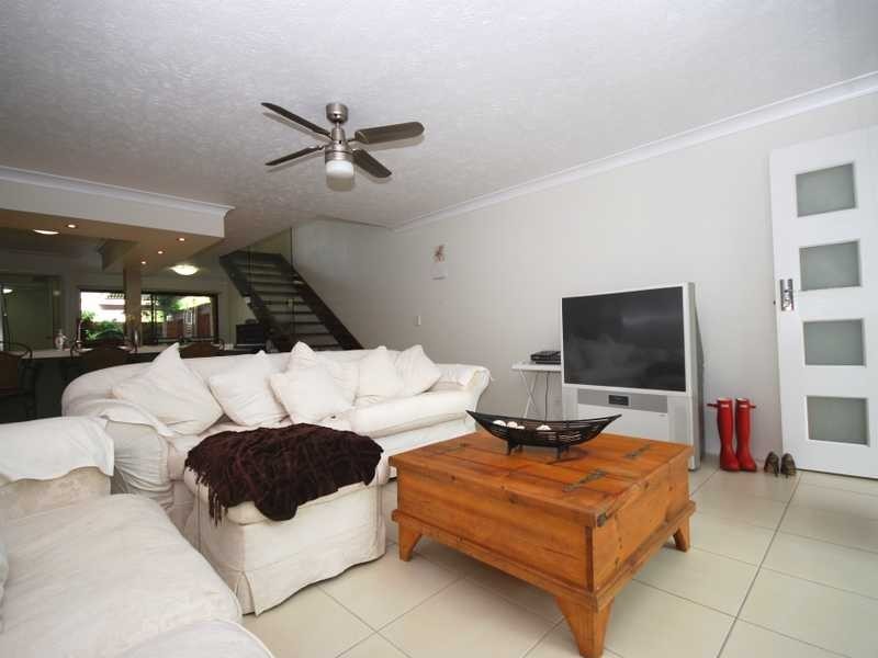 Unit 25/105 Christine Ave, Burleigh Waters QLD 4220