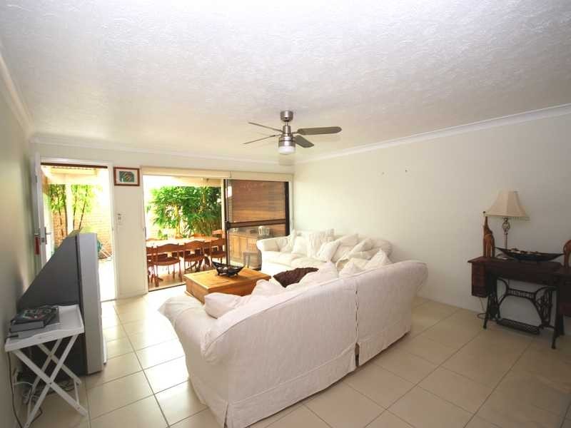 Unit 25/105 Christine Ave, Burleigh Waters QLD 4220
