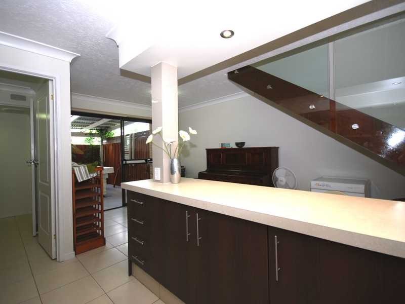 Unit 25/105 Christine Ave, Burleigh Waters QLD 4220