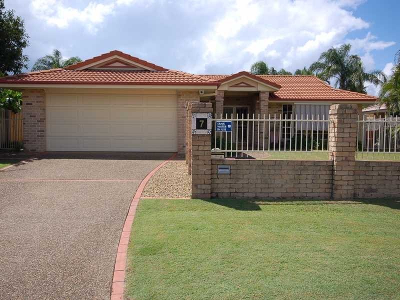 7 Nuthatch St, Burleigh Waters QLD 4220
