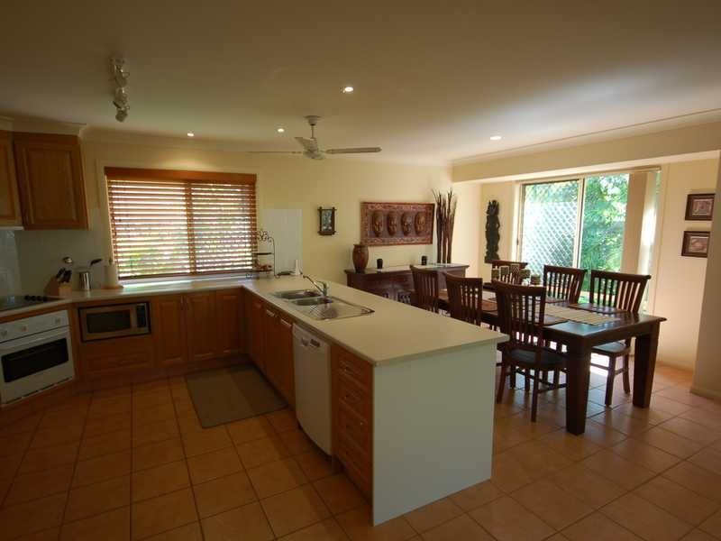 7 Nuthatch St, Burleigh Waters QLD 4220