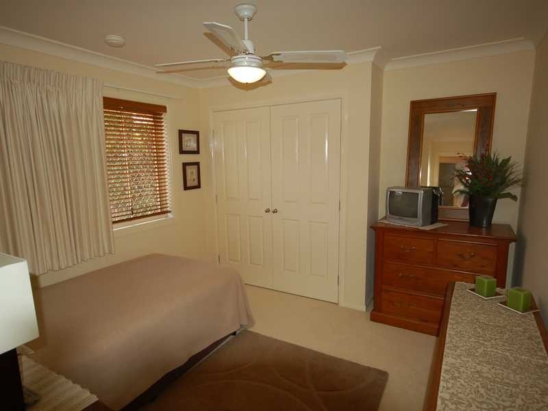 7 Nuthatch St, Burleigh Waters QLD 4220