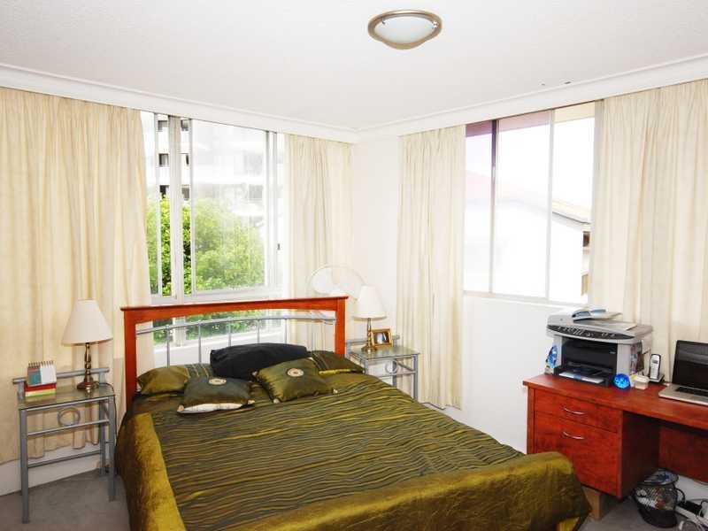 Unit 9/24 The Esplanade, Burleigh Heads QLD 4220