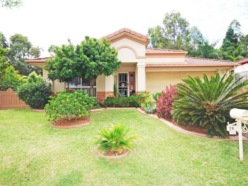 19 Madeline St, Mudgeeraba QLD 4213