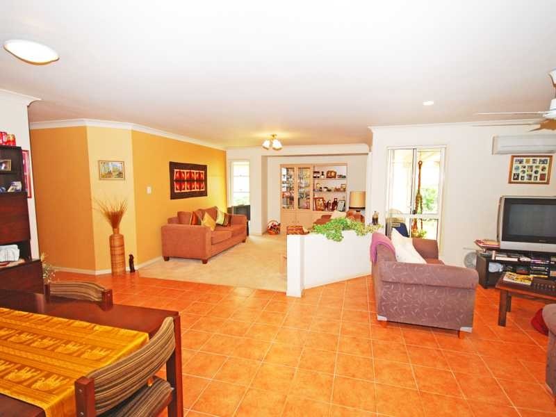 19 Madeline St, Mudgeeraba QLD 4213