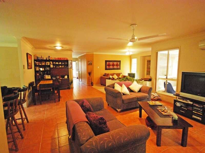 19 Madeline St, Mudgeeraba QLD 4213