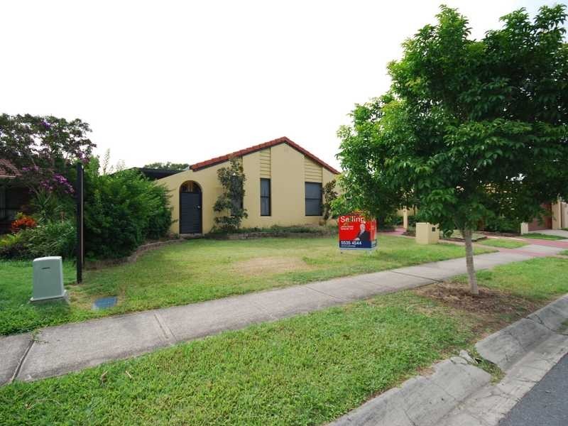 39 Razorbill St, Burleigh Waters QLD 4220