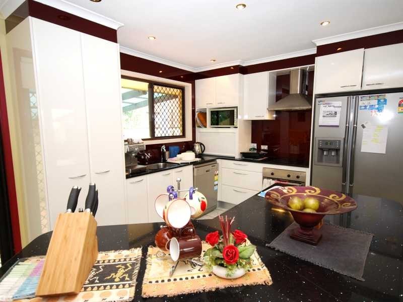 39 Razorbill St, Burleigh Waters QLD 4220