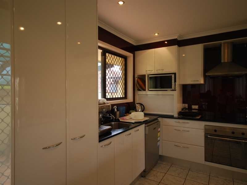 39 Razorbill St, Burleigh Waters QLD 4220