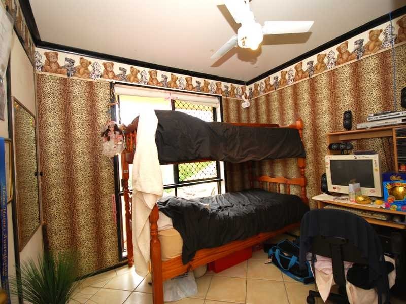 39 Razorbill St, Burleigh Waters QLD 4220