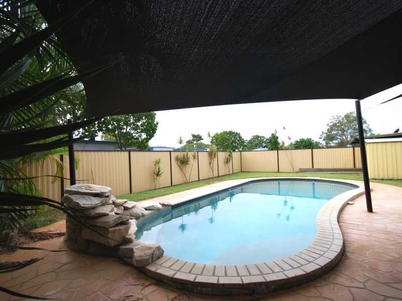 39 Razorbill St, Burleigh Waters QLD 4220