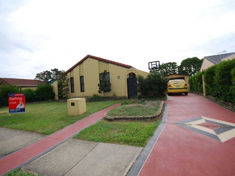39 Razorbill St, Burleigh Waters QLD 4220