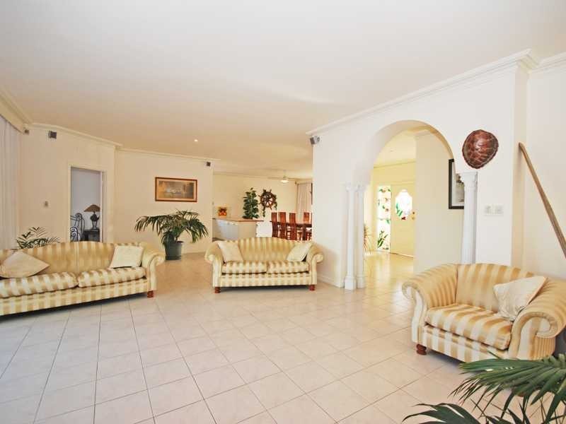 7 Orr Place, Burleigh Waters QLD 4220