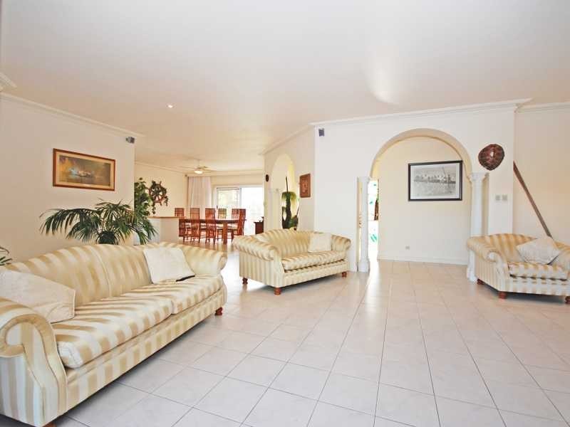 7 Orr Place, Burleigh Waters QLD 4220