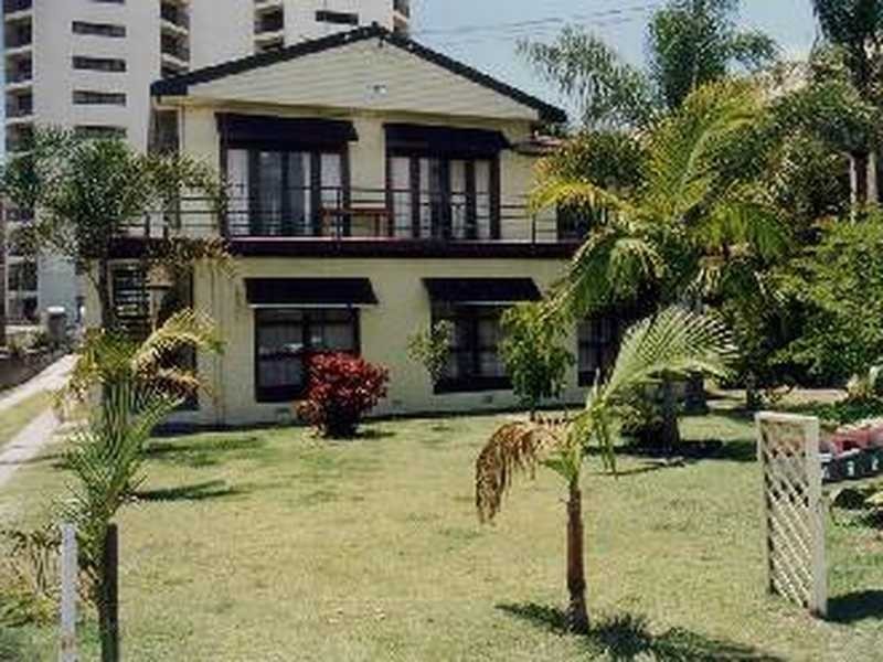 Unit 3/1929 Gold Coast Hwy, Burleigh Heads QLD 4220