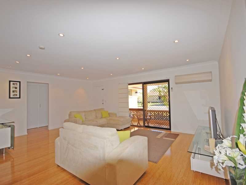 26 Sandpiper Drive, Burleigh Waters QLD 4220