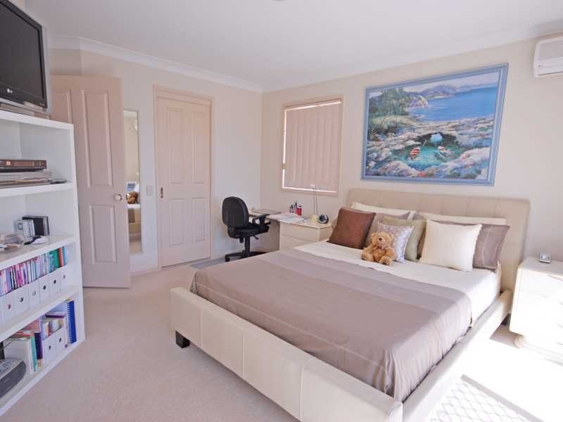 Unit 2/17 Deodar Drive, Burleigh Heads QLD 4220